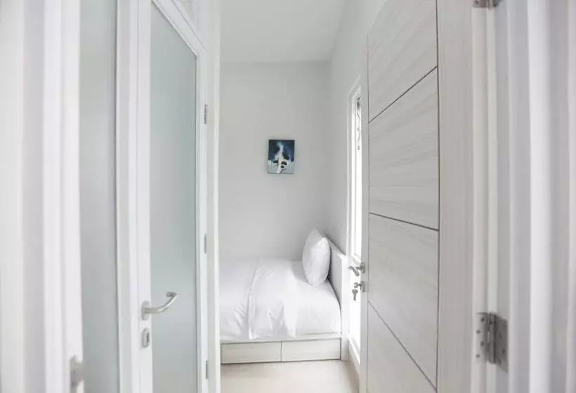 Hostal Voxstay Karawang