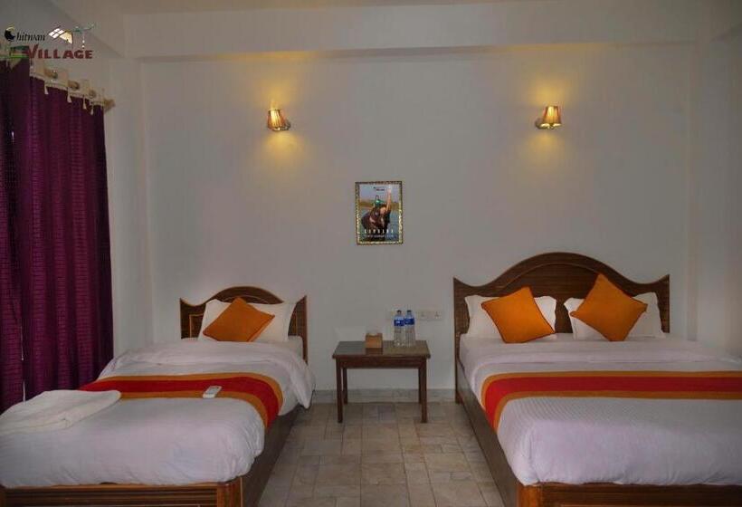 هتل Chitwan Park Village