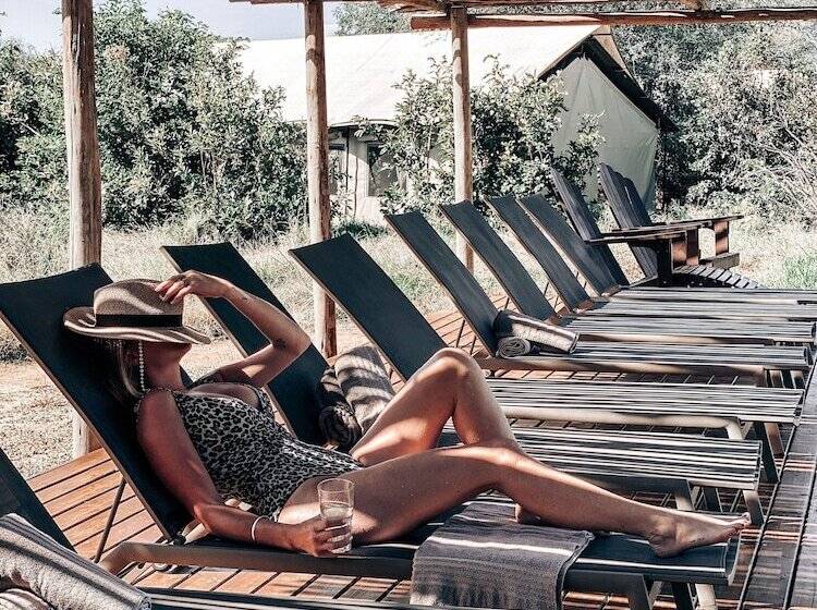 ホテル Honeyguide Khoka Moya Camp