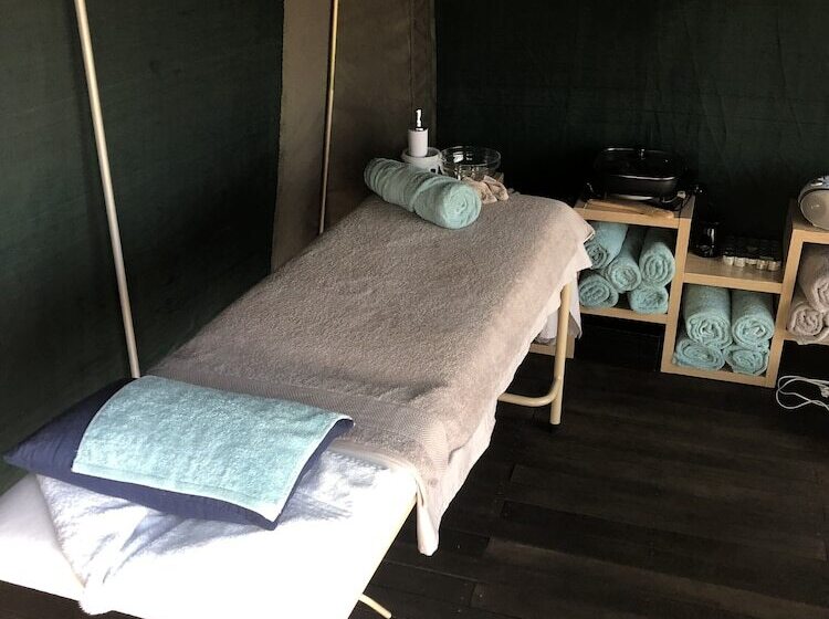 ホテル Honeyguide Khoka Moya Camp