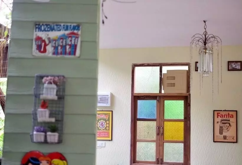 هتل Roomquest Amphawa Floating Market