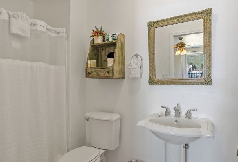 酒店 The Bent Elbow