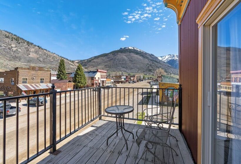 酒店 The Bent Elbow