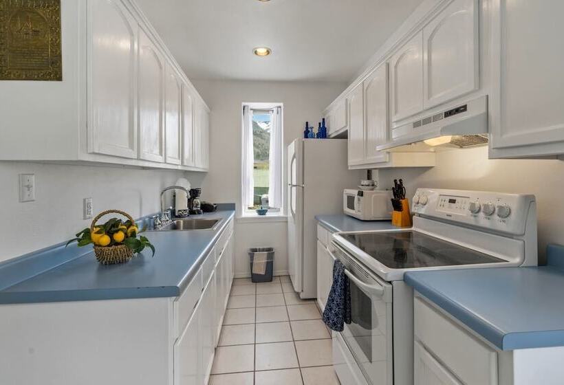 酒店 The Bent Elbow