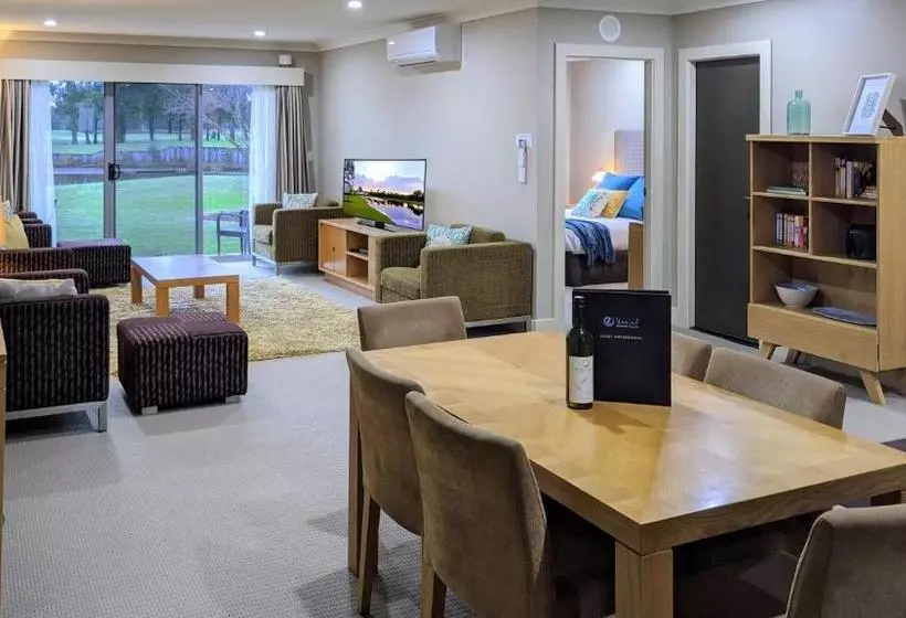 Jewel In The Crowne