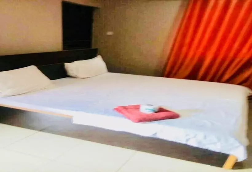 Momak 4 Hotel & Suites