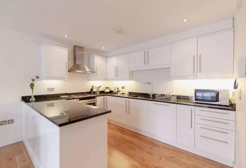 Roomspace Apartments  Marquis Court