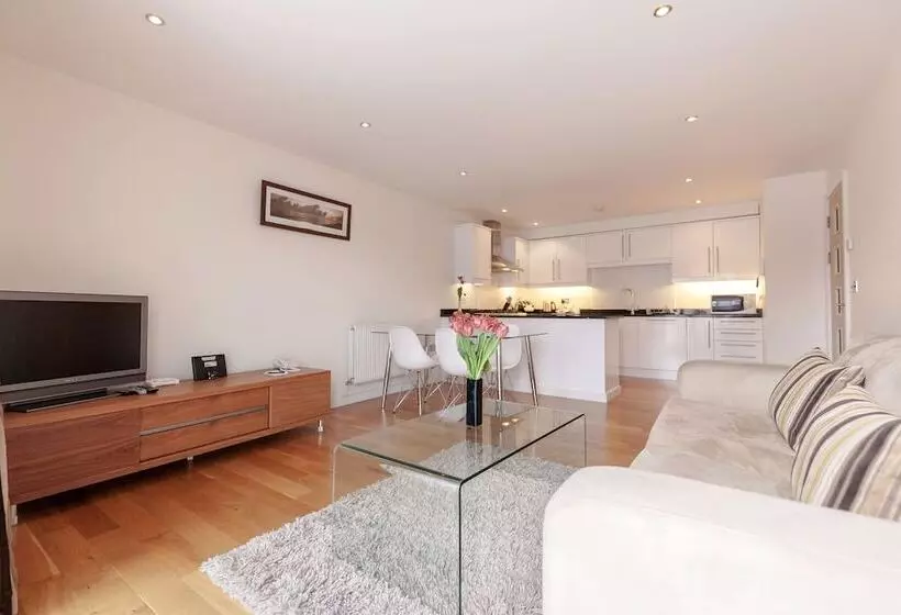 Roomspace Apartments  Marquis Court