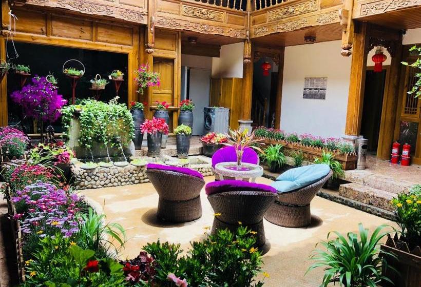 فندق صغير Floral Four Season Inn