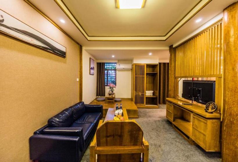 فندق صغير Floral Four Season Inn