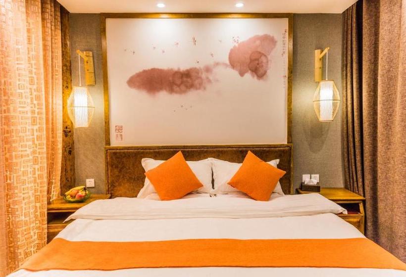 فندق صغير Floral Four Season Inn