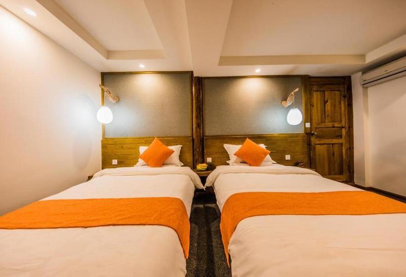 فندق صغير Floral Four Season Inn