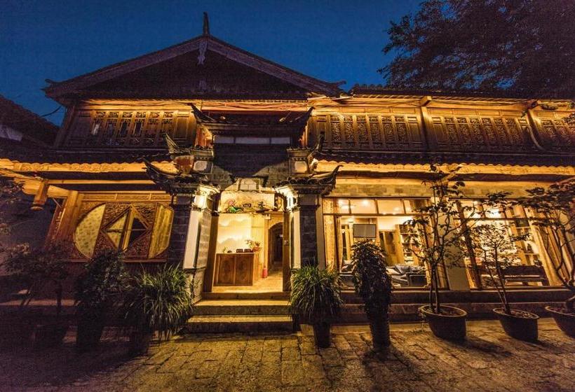 فندق صغير Floral Four Season Inn