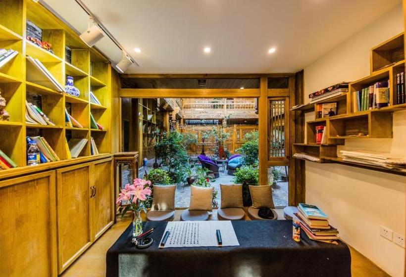 فندق صغير Floral Four Season Inn