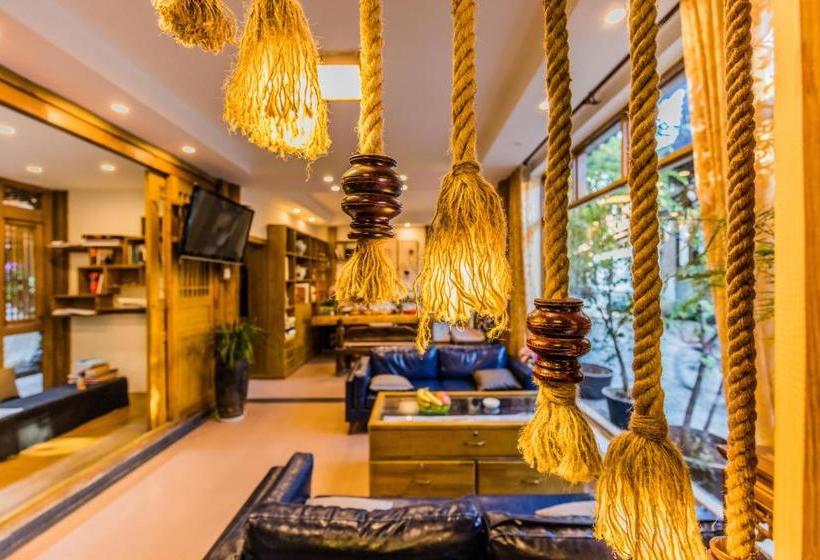 فندق صغير Floral Four Season Inn