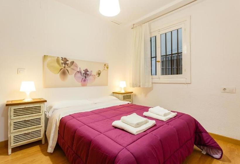 Apartamentos El Descubridor