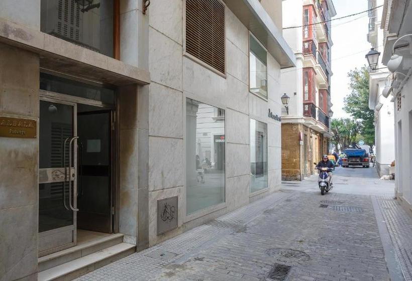 Apartamentos El Descubridor