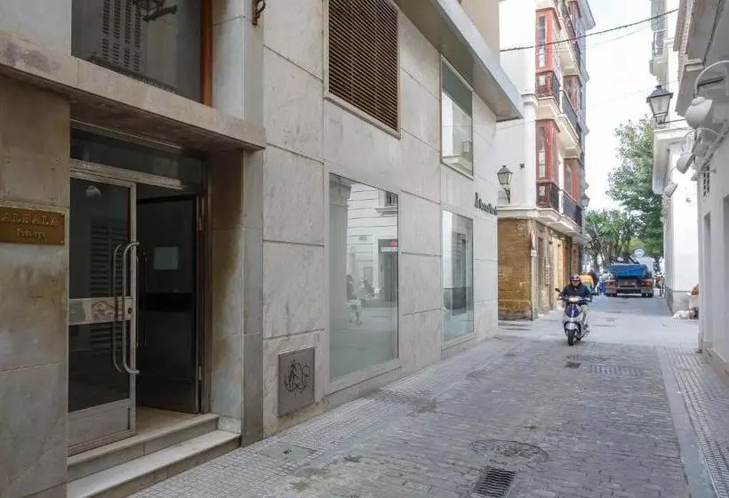 Apartamentos El Descubridor