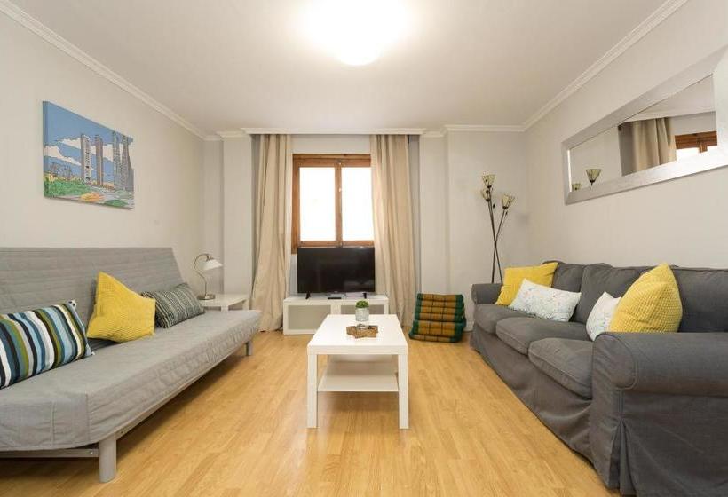 Apartamentos El Descubridor