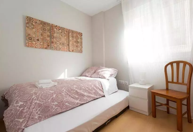 Apartamentos El Descubridor