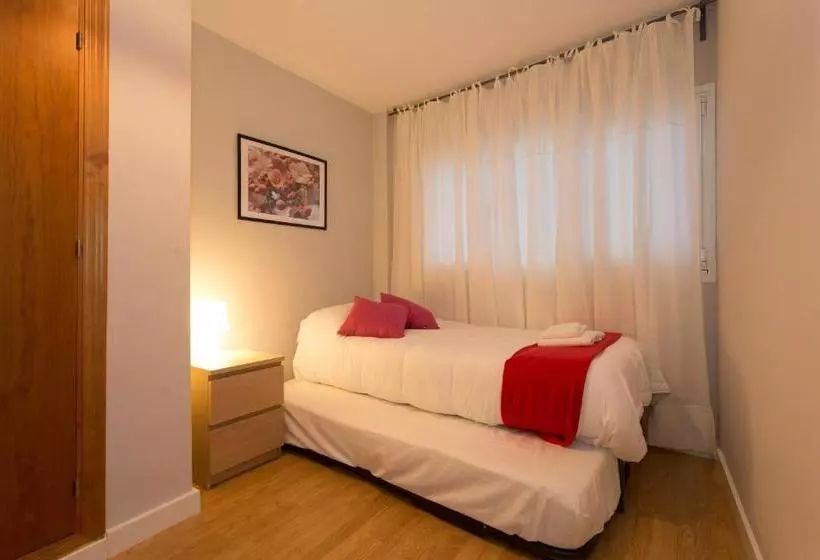 Apartamentos El Descubridor