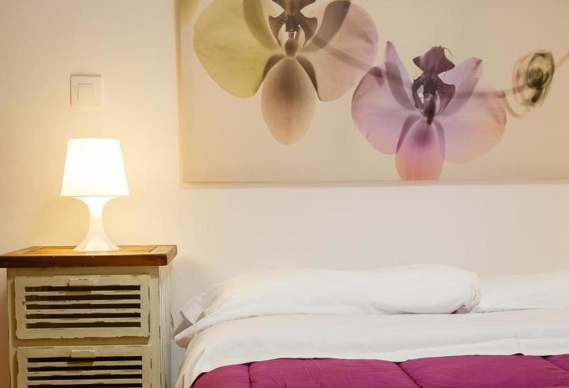 Apartamentos El Descubridor