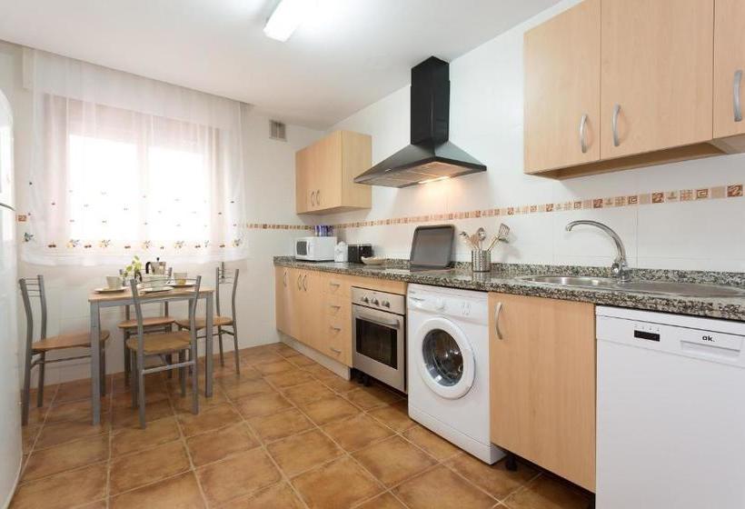 Apartamentos El Descubridor