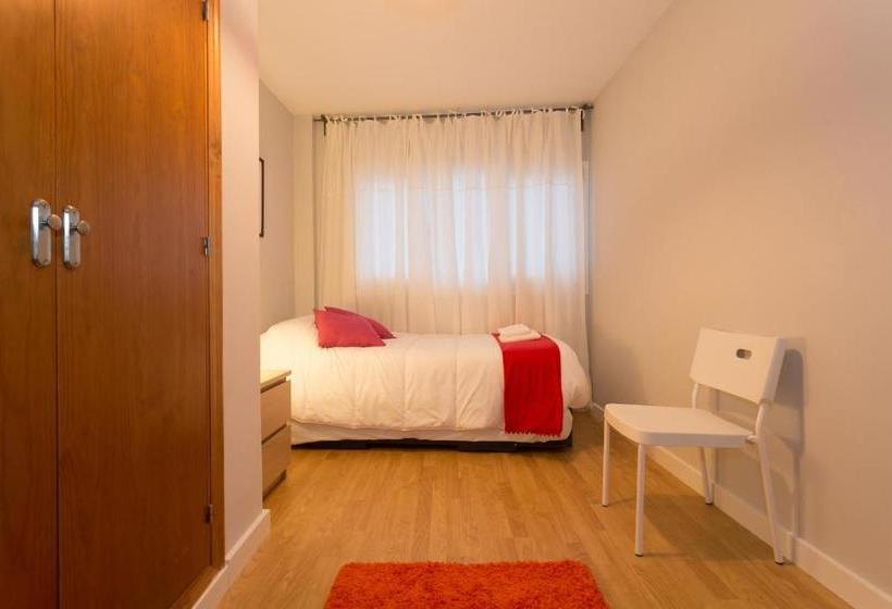 Apartamentos El Descubridor