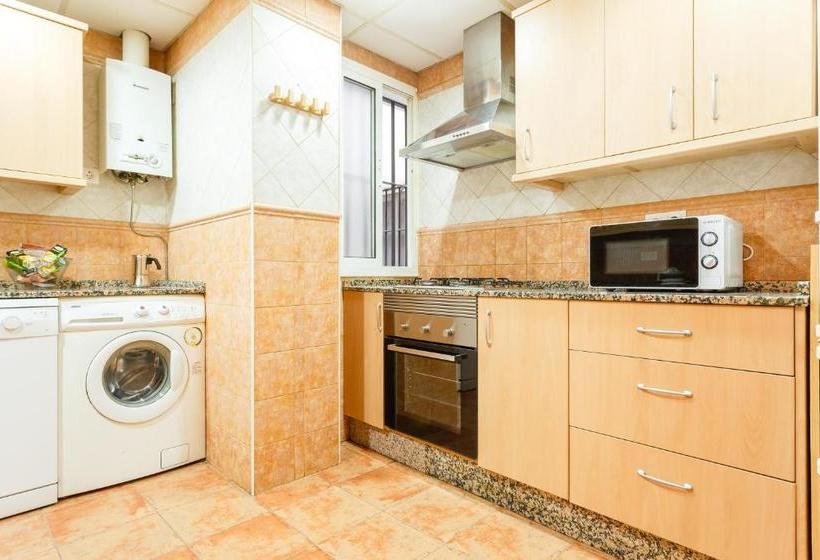 Apartamentos El Descubridor