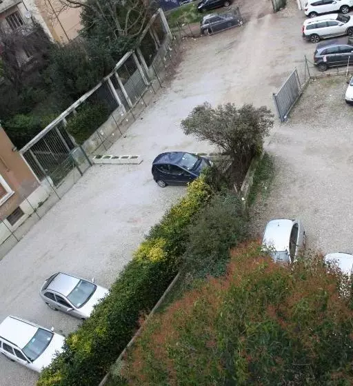 تختخواب و صبحانه La Traccia