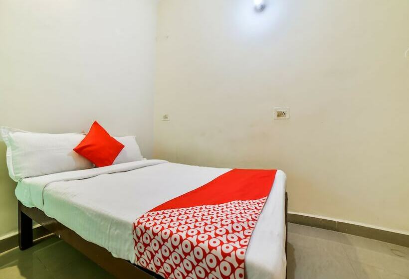 Hostelli Oyo 26605 Bharat Guest House