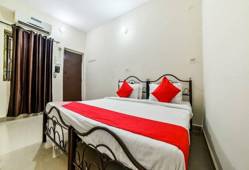 Hostelli Oyo 26605 Bharat Guest House