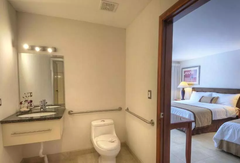 Beachfront Hotel Tramonto