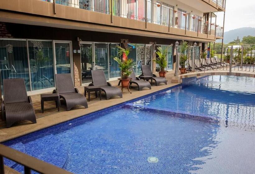 Beachfront Hotel Tramonto