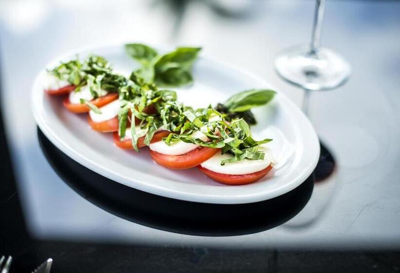 Beachfront Hotel Tramonto