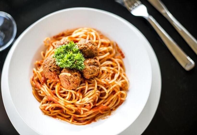 Beachfront Hotel Tramonto