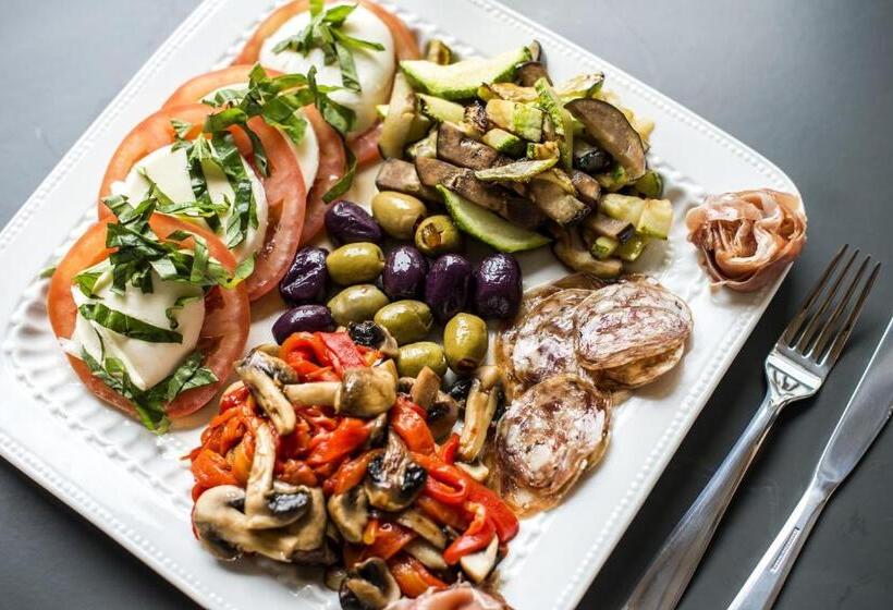 Beachfront Hotel Tramonto