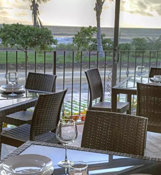 Beachfront Hotel Tramonto