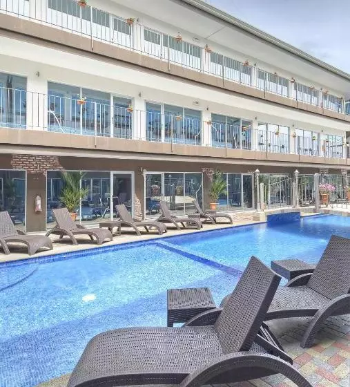 Beachfront Hotel Tramonto