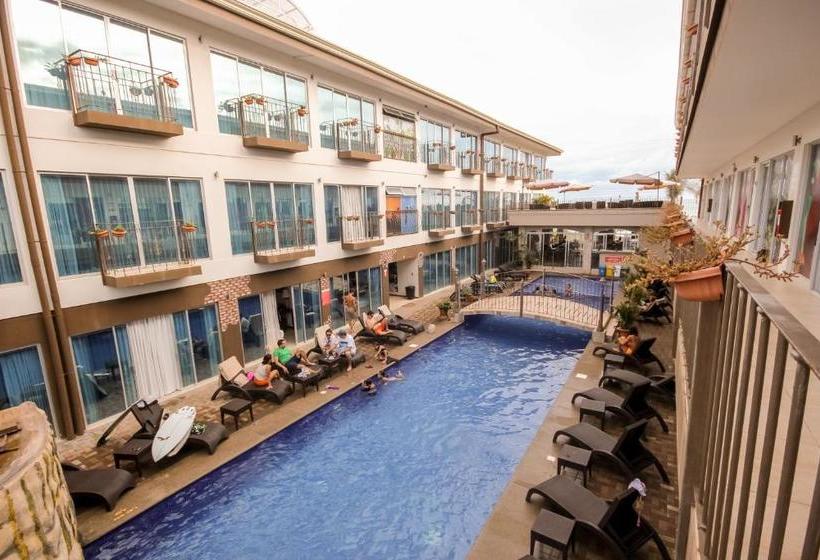 Beachfront Hotel Tramonto