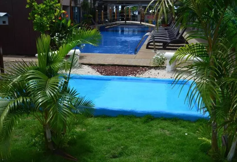 Beachfront Hotel Tramonto