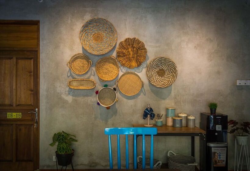 בית מלון כפרי Interconnection Hostel