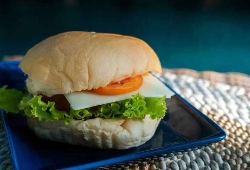 בית מלון כפרי Interconnection Hostel