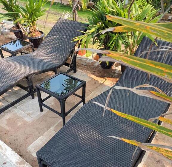 فندق Lucky Beach Resort