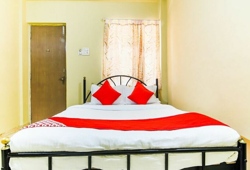 Hotel Oyo 19831 Crystal Holiday Homes