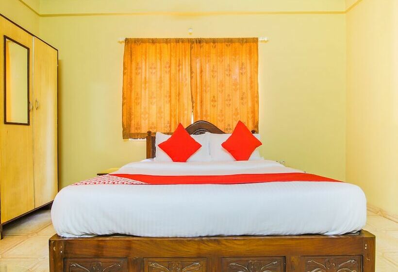 Hotel Oyo 19831 Crystal Holiday Homes