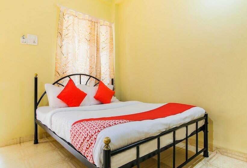 Hotel Oyo 19831 Crystal Holiday Homes