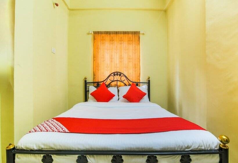 Hotel Oyo 19831 Crystal Holiday Homes