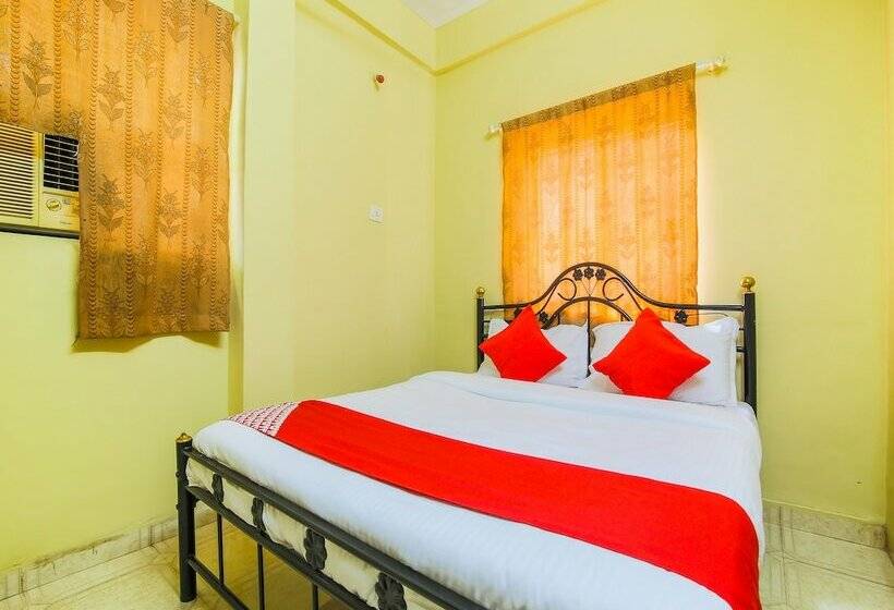 Hotel Oyo 19831 Crystal Holiday Homes