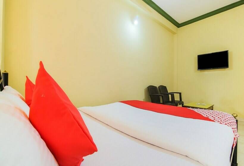 Hotel Oyo 19831 Crystal Holiday Homes